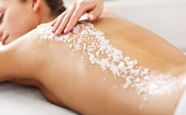 Giải đáp câu hỏi: Tẩy da chết body có dùng cho mặt được không?